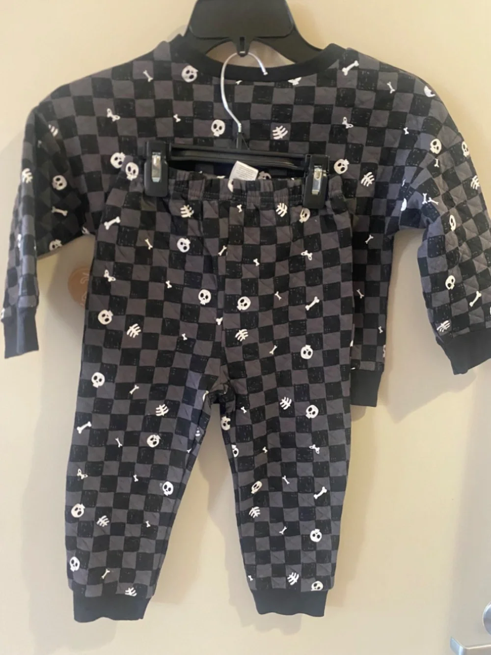NWT Lilia & Jack Halloween Black & Gray Checkered Skulls and Bones Jogger Set 4T